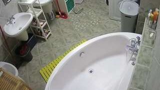 voyeurcam-julmodels-bath-1st-1