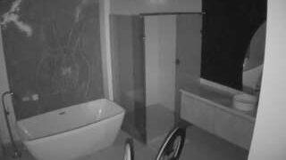 voyeurcam-casa-salsa-bathroom-4