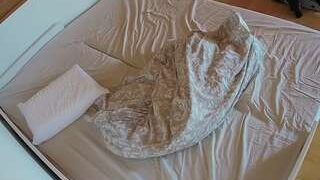 voyeurcam-julmodels-greybed-1