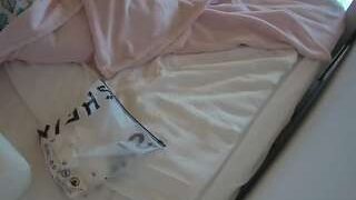 voyeurcam-julmodels-whitebed-1