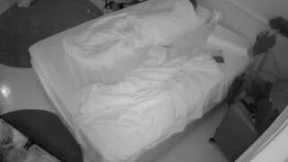 voyeurcam-julmodels-whitebed-5