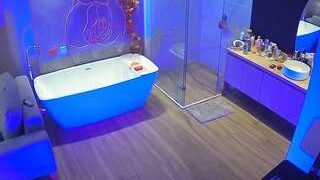voyeurcam-casa-salsa-bathroom-4