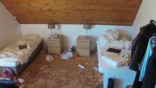 voyeurcam-julmodels-whitebed-2