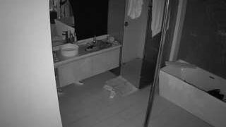 voyeurcam-casa-salsa-bathroom-3