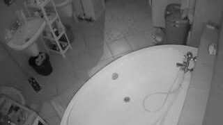 voyeurcam-julmodels-bath-1st-1