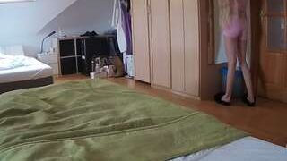 voyeurcam-julmodels-bed-1