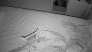 voyeurcam-julmodels-greybed-2