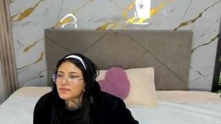 dayis-debella