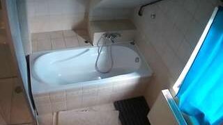voyeurcam-julmodels-bath-2nd-1