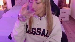 zoe-jones13