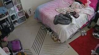 voyeurcam-hornyhostel-01