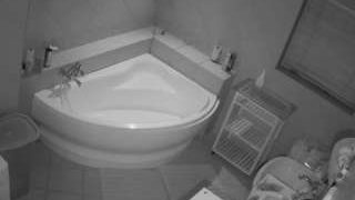 voyeurcam-julmodels-bath-1st-2