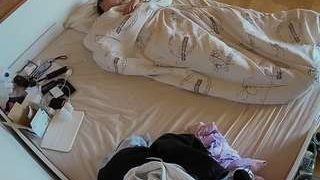 voyeurcam-julmodels-greybed-1