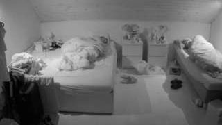 voyeurcam-julmodels-greybed-3
