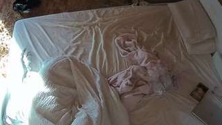 voyeurcam-julmodels-whitebed-3