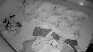 voyeurcam-julmodels-greybed-1
