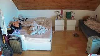 voyeurcam-julmodels-greybed-3