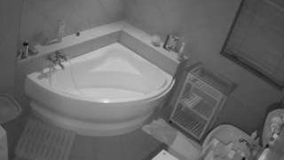 voyeurcam-julmodels-bath-1st-2