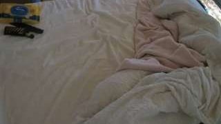 voyeurcam-julmodels-whitebed-1