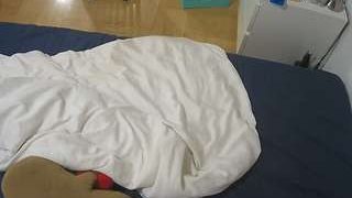 voyeurcam-julmodels-greybed-2