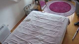 voyeurcam-julmodels-whitebed-4