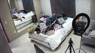 voyeurcam-casa-salsa-bedroom-4