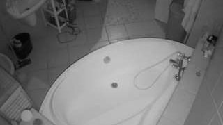 voyeurcam-julmodels-bath-1st-1