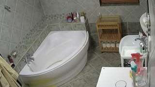 voyeurcam-julmodels-bath-1st-2