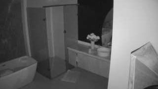 voyeurcam-casa-salsa-bathroom-4