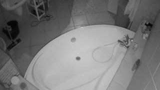 voyeurcam-julmodels-bath-1st-1