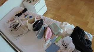 voyeurcam-julmodels-greybed-1