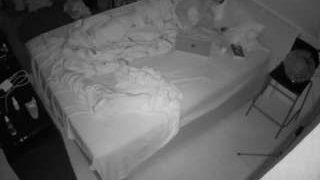 voyeurcam-julmodels-whitebed-2