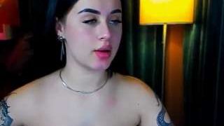 mary-skiny