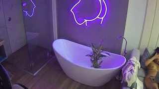 voyeurcam-casa-salsa-bathroom-5