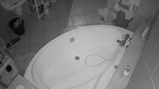 voyeurcam-julmodels-bath-1st-1