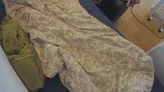 voyeurcam-julmodels-greybed-2