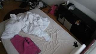 voyeurcam-julmodels-whitebed-2