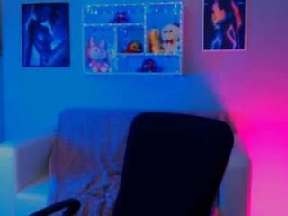 angie-foxy