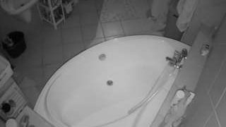 voyeurcam-julmodels-bath-1st-1
