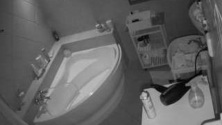 voyeurcam-julmodels-bath-1st-2