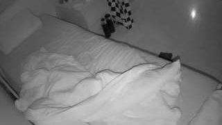 voyeurcam-julmodels-greybed-1