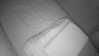 voyeurcam-julmodels-greybed-2