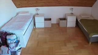 voyeurcam-julmodels-greybed-3