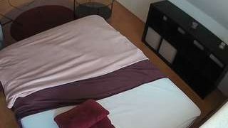 voyeurcam-julmodels-whitebed-2