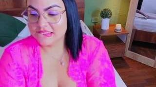 curvy-sexyvalen