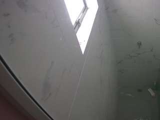 voyeurcam-casa-salsa-bathroom-13