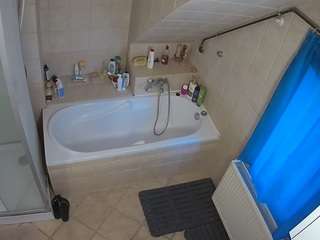 voyeurcam-julmodels-bath-2nd-1
