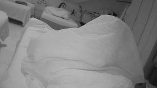 voyeurcam-julmodels-bed-1