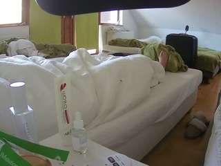 voyeurcam-julmodels-bed-2