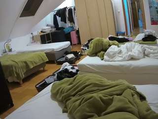 voyeurcam-julmodels-bed-3